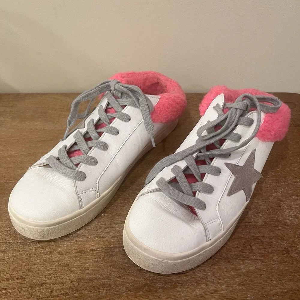 Steve Madden Polaris Sherpa Fashion Sneaker Shoes‎ White Pink Faux Fur Y2K ~7.5
